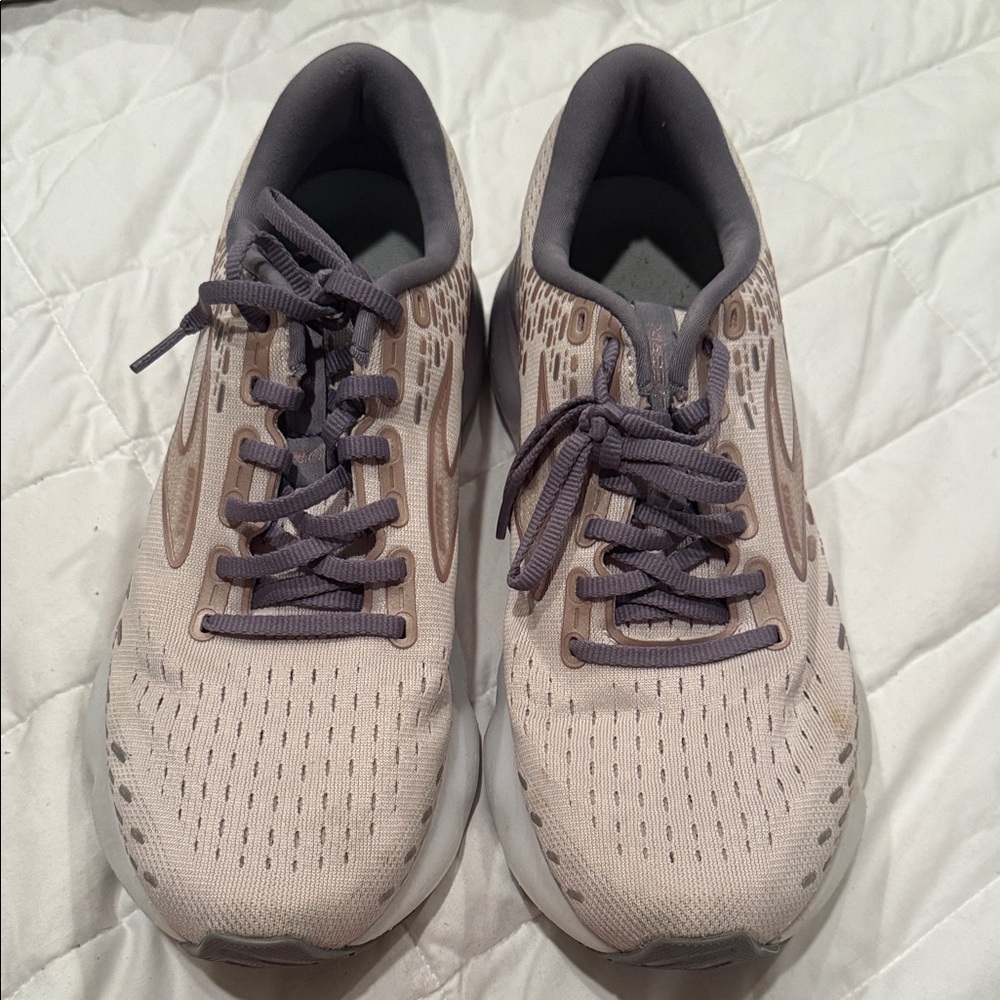 Brooks Glycerin 2.0 Women's Sneakers in Cream and Gray